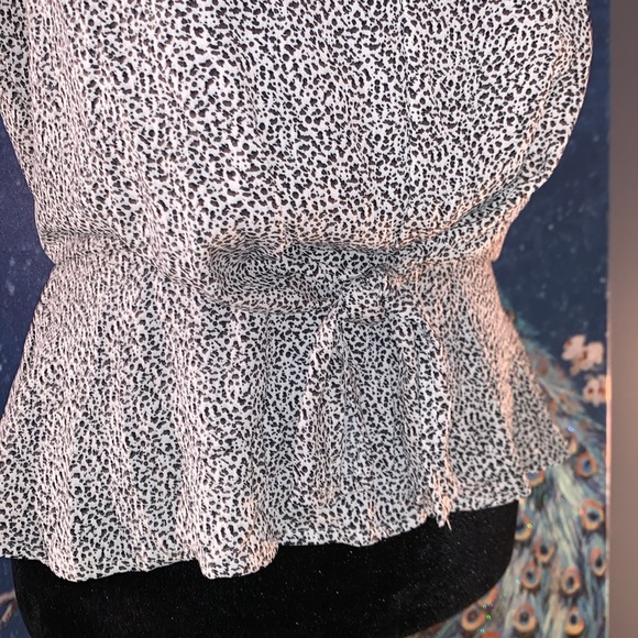 NWT Sienna Sky Size XS Cinched Waist Blouse - Picture 3 of 12